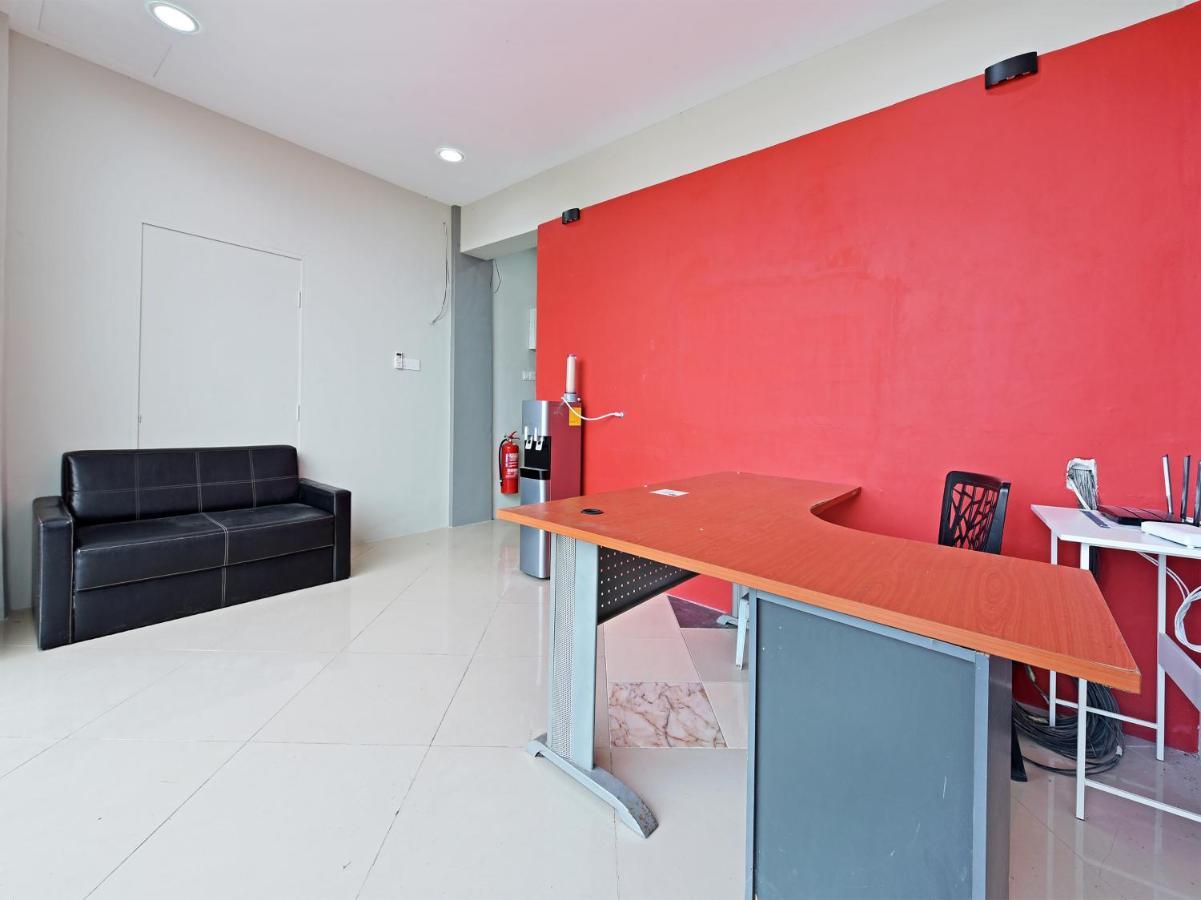 Oyo 90594 Hotel Casalink Paka Екстер'єр фото