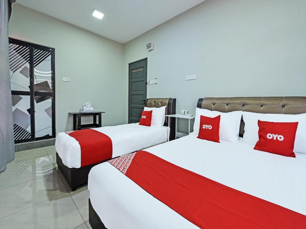Oyo 90594 Hotel Casalink Paka Екстер'єр фото