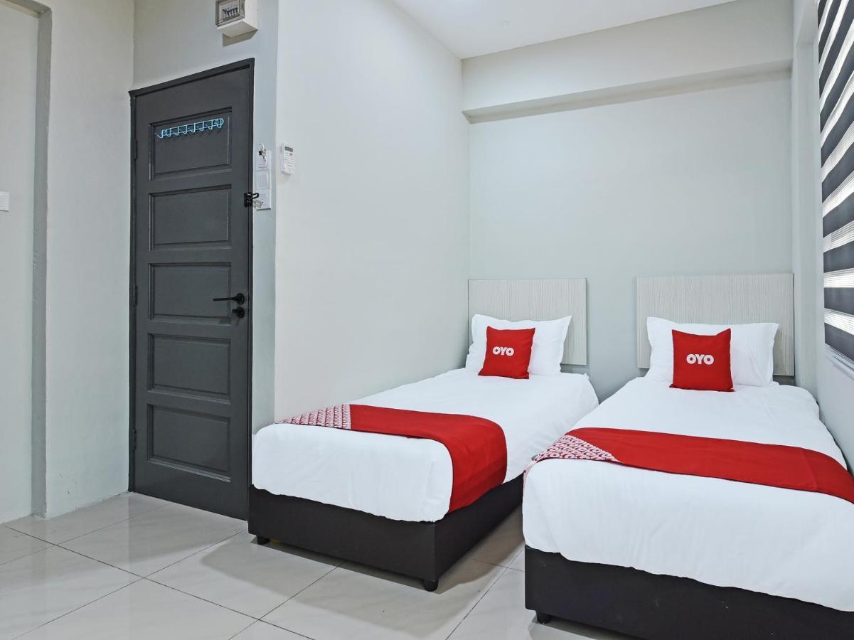 Oyo 90594 Hotel Casalink Paka Екстер'єр фото