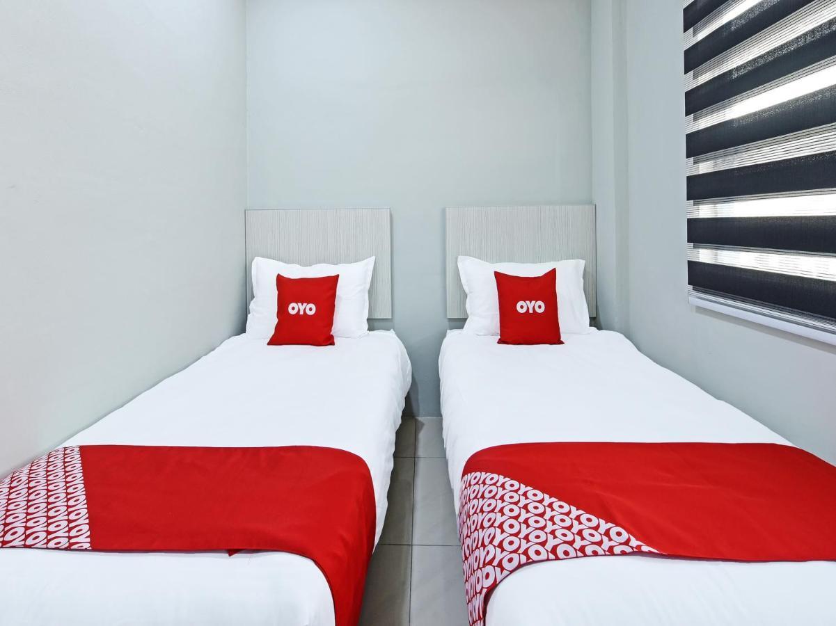 Oyo 90594 Hotel Casalink Paka Екстер'єр фото