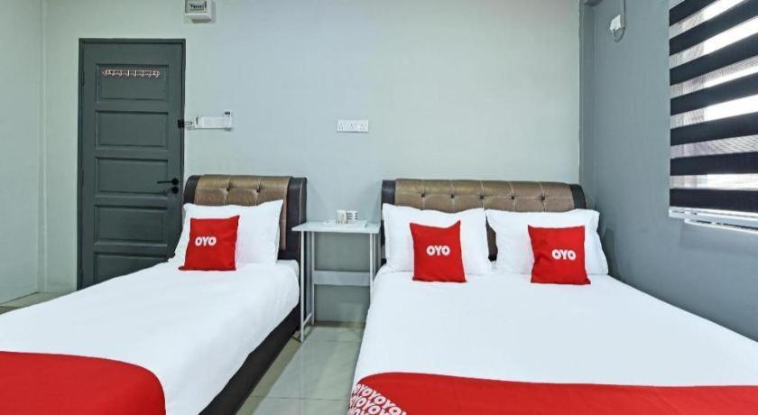 Oyo 90594 Hotel Casalink Paka Екстер'єр фото