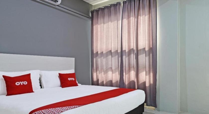 Oyo 90594 Hotel Casalink Paka Екстер'єр фото
