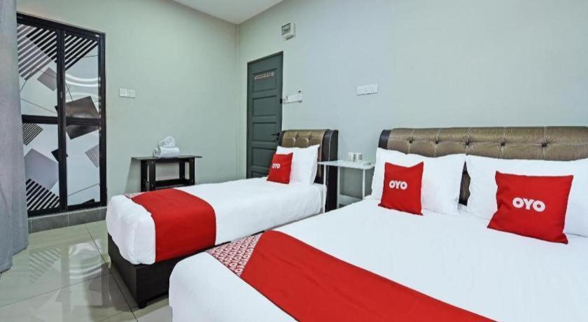 Oyo 90594 Hotel Casalink Paka Екстер'єр фото