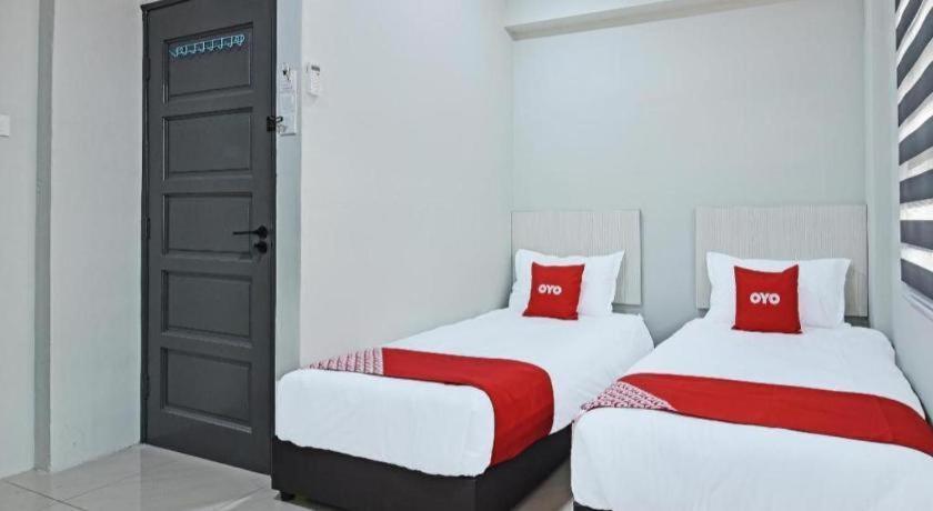 Oyo 90594 Hotel Casalink Paka Екстер'єр фото