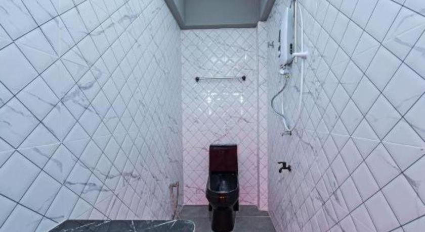 Oyo 90594 Hotel Casalink Paka Екстер'єр фото